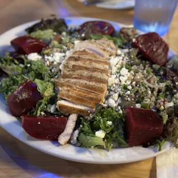 Everybody’s Brewing - a plate of salad - Breweries Near Me - Battle Ground, Washington Everybody’s Brewing - a plate of salad - Breweries Near Me - Battle Ground, Washington