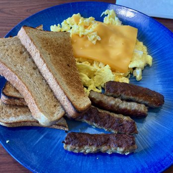 Skillets Cafe - Scrambled eggs with American cheese, sausage and toast - Breakfast & Brunch Near Me - Windsor, California Skillets Cafe - Scrambled eggs with American cheese, sausage and toast - Breakfast & Brunch Near Me - Windsor, California