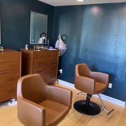 Studio Seven Charleston - Customer seats