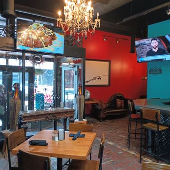 Twisted Fork Grill and Bar - Late lunch meant the place was not busy. - American Near Me - Omaha, Nebraska
