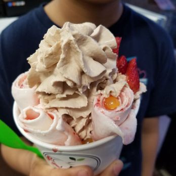 Koi Tea - Strawberry fun with peach toppers and chocolate whip cream - Bubble Tea Near Me - Stafford, Virginia Koi Tea - Strawberry fun with peach toppers and chocolate whip cream - Bubble Tea Near Me - Stafford, Virginia