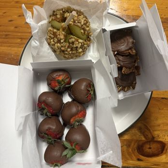 The Fudge Pot - Milk Chocolate Covered Strawberries Milk Chocolate Toodles and a Walnut Caramel Apple - Candy Stores Near Me - Chicago, Illinois