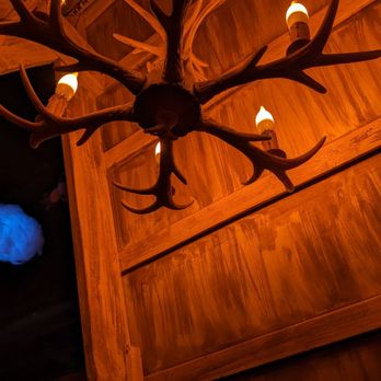 Cozy Pine - Fun lighting for the cabin booths. - Speakeasies Near Me - Irvine, California Cozy Pine - Fun lighting for the cabin booths. - Speakeasies Near Me - Irvine, California