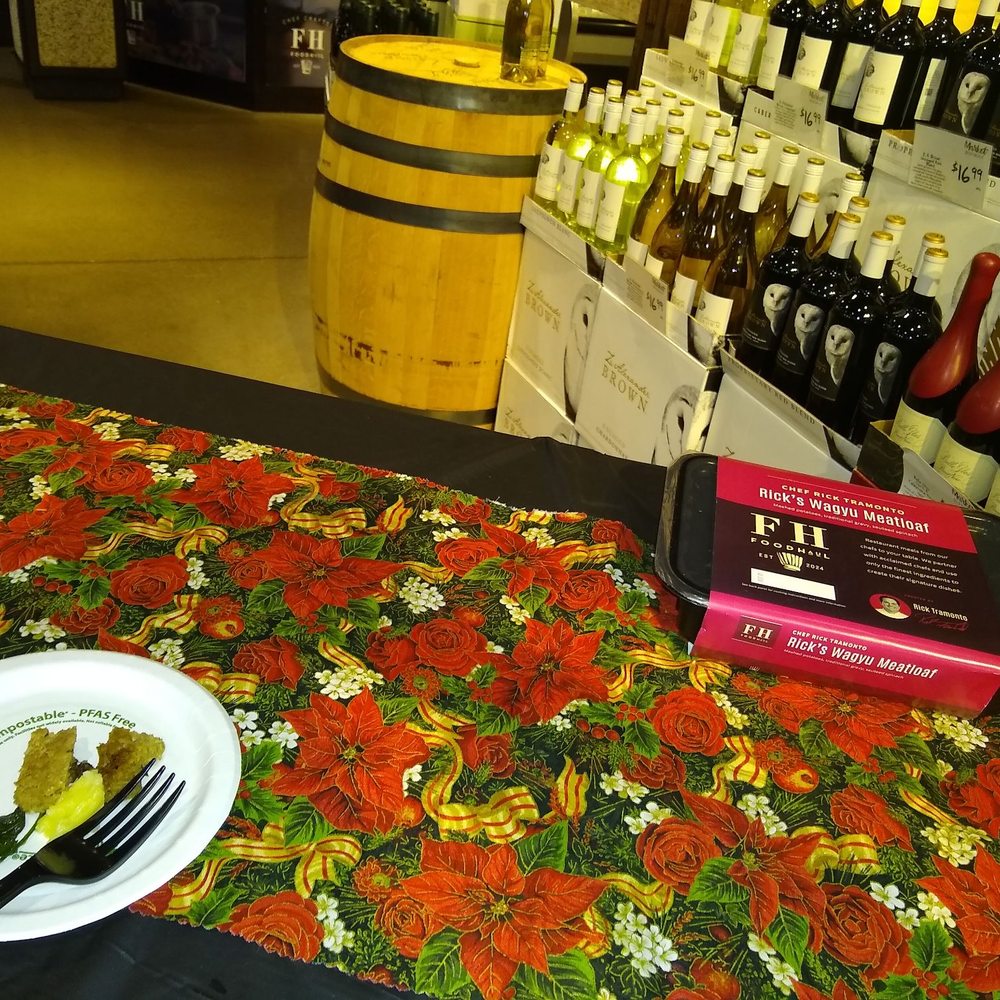 Market District Carmel - Good meatloaf meal sample from within new meal prep vendor - Grocery Near Me - Carmel, Indiana Market District Carmel - Good meatloaf meal sample from within new meal prep vendor - Grocery Near Me - Carmel, Indiana