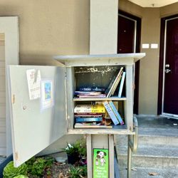 Little Free Library - Yay, a new one