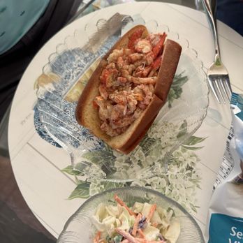 Luke's Lobster Upper East Side - Lobster roll - Seafood Near Me - New York, New York Luke's Lobster Upper East Side - Lobster roll - Seafood Near Me - New York, New York