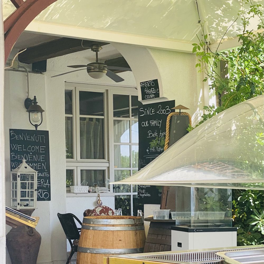 Veniamo in pace, vi portiamo una #pizzaRossini: margherita con uova sode e  mayo. I ragazzi di #WelcometoPesre ci riprovano con una nuova trasferta a  Sanremo, l'intento è sempre quello di far conoscere ..., image size:1000x1000