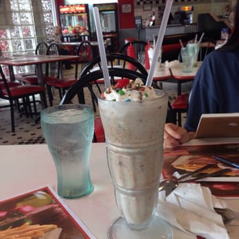 Steak ’n Shake - M&M milkshake - Fast Food Near Me - Valdosta, Georgia Steak ’n Shake - M&M milkshake - Fast Food Near Me - Valdosta, Georgia