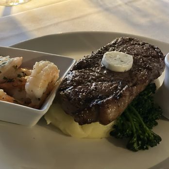 Finn's Seafood Chops Cocktails - Alberta Angus Steak and prawns - Seafood Near Me - Victoria, British Columbia Finn's Seafood Chops Cocktails - Alberta Angus Steak and prawns - Seafood Near Me - Victoria, British Columbia