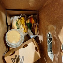 Shake Shack Deerfield - Cold food that was missing multiple  ingredients!