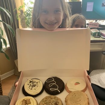 Crumbl - Roseville - 6 pack - Bakeries Near Me - Roseville, California Crumbl - Roseville - 6 pack - Bakeries Near Me - Roseville, California