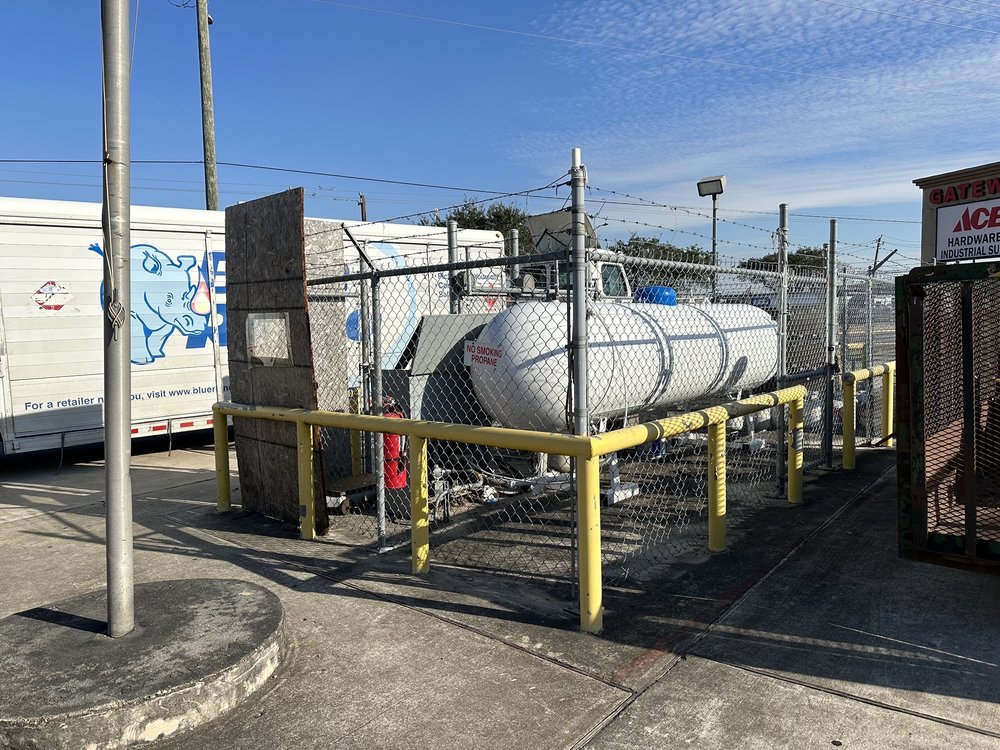 GATEWAY ACE HARDWARE Updated September 2024 39 Photos 6860