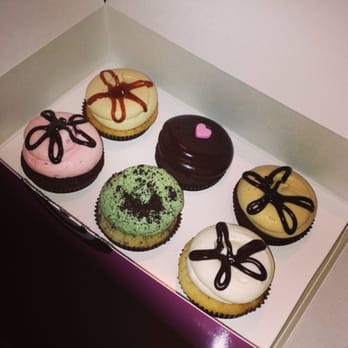Georgetown Cupcake - cupcakes!! - Bakeries Near Me - Bethesda, Maryland
