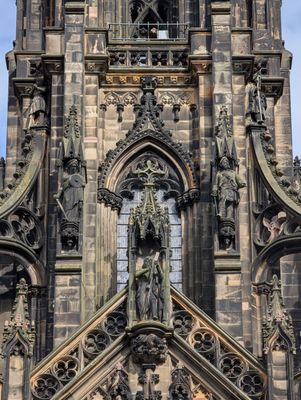 Scott Monument by null