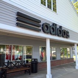 Adidas Retail - Exterior