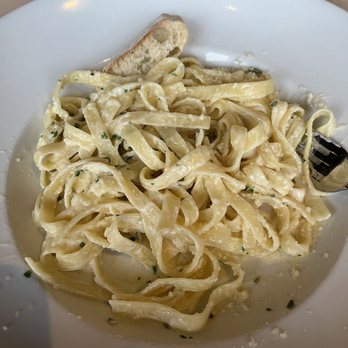 Andiamo - Fettuccine Alfredo - Italian Near Me - Detroit, Michigan