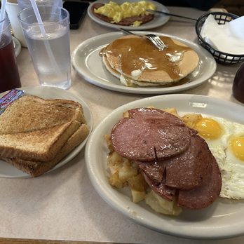 Perry's Cafe & Deli - Delis Near Me - Atlantic City, New Jersey