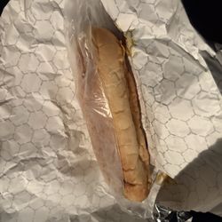 Vontes Philly Cheesesteak - Sandwich comes wrapped in plastic? Then the other lining