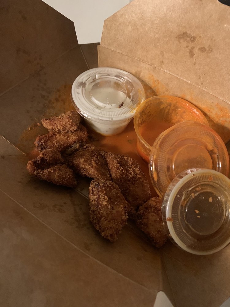 HORN’S HOOK TAVERN 63 Photos & 62 Reviews 1589 First Ave, New York