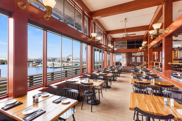 Pier Market Seafood Restaurant by null