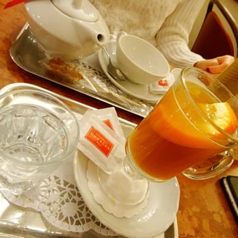 Kurkonditorei Oberlaa - Orange Punsch... - Patisserie/Cake Shop Near Me - Vienna, 9