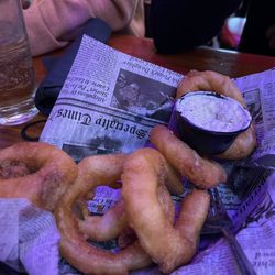 Buffalo Pub and Grill - My fav - Super crispy Onion Rings