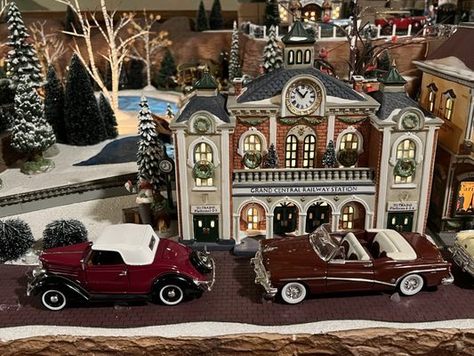 White Fence Farm Main Restaurant by null