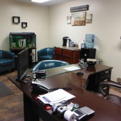 D & B Auto Body - Lobby/Customer waiting area