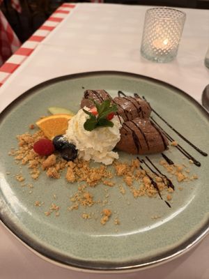 Zunfthaus zur Zimmerleuten by null