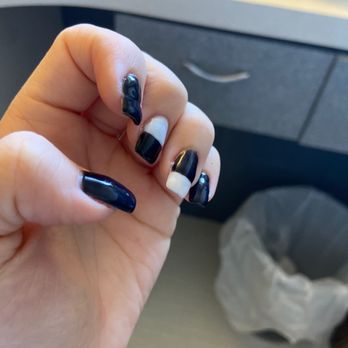 Solace Nails & Spa - Nail Salons Near Me - Ambler, Pennsylvania