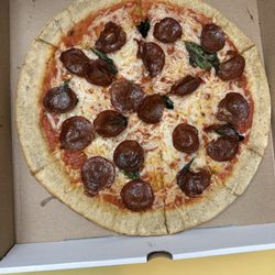 Fringe A Well-Tapped Eatery - Pathetic pizza