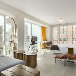The Envoy Hotel, Autograph Collection - King Suite