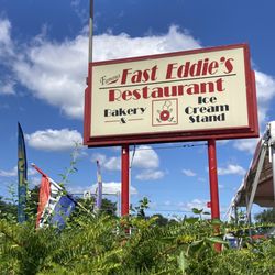 Fast Eddies Restaurant Bakery & Ice Cream Stand - Right off the road. The busy lot drew my interest