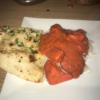 Jaipur Palace - Butter chicken in a tomato sauce and naan garlic bread.  Scrumptious!!! - Indian Near Me - Austin, Texas