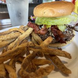 The Lodge - Rocket burger w bacon