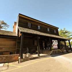 MJ's Restaurant, Bar & Grill