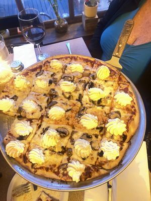 Lisa's Pizzeria by null