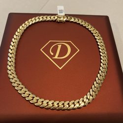 14kt 18" 10mm Miami Cuban necklace with a bubbly file