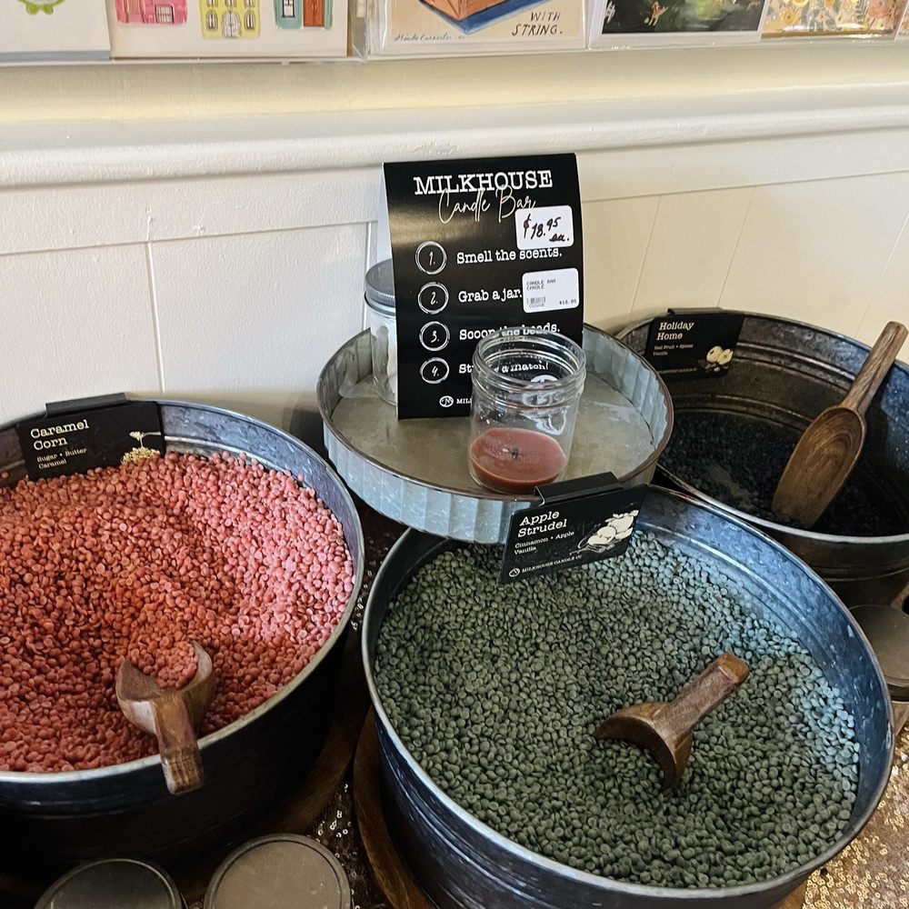 Le Sparkly Chateau - Candle making station - Gift Shops Near Me - Benicia, California