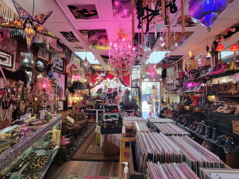 Ezra L'amour Vintage Boutique Studio, Melbourne Roadtrippers