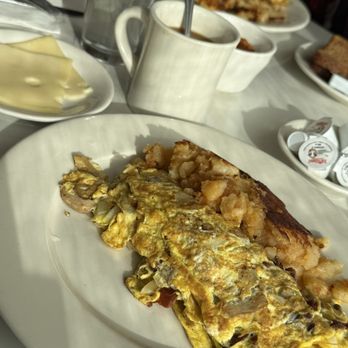 Oasis Diner Restaurant - Alpine Omelette - Diners Near Me - Brooklyn, New York