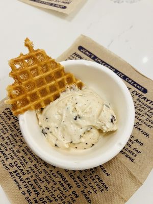 Jeni's Splendid Ice Creams by null