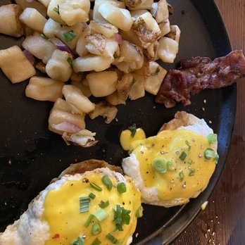 Doc & Bubbas - Eggs Benedict - New American Near Me - Mohnton, Pennsylvania