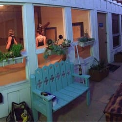 Trim Hair Lounge - Front door