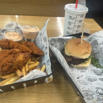 Eat Fantastic - Burgers Near Me - Long Beach, California