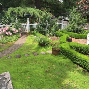 Flora Organic Landscape Maintenance - a formal garden - Landscaping Near Me - Portland, Oregon Flora Organic Landscape Maintenance - a formal garden - Landscaping Near Me - Portland, Oregon
