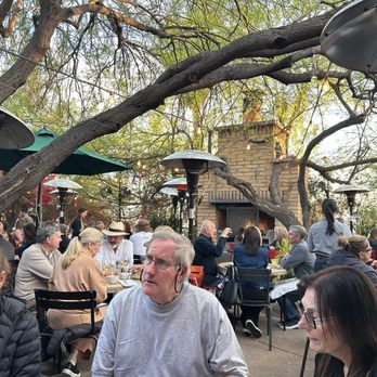 Chelsea's Kitchen - Outdoor Patio - New American Near Me - Phoenix, Arizona