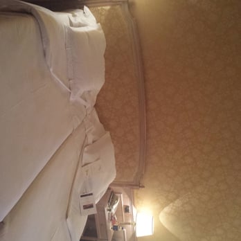 Hotel Splendide Royal - The bed. I ate the chocolates  lol! - Hotels Near Me - Lugano, TI