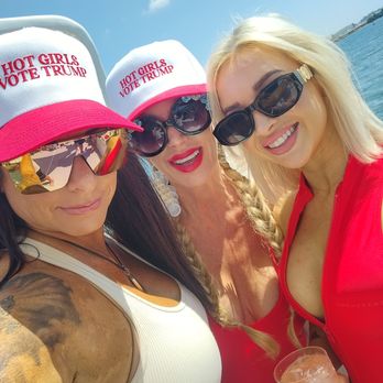 Zolna Yachts - Hottie's - Boat Charters Near Me - San Diego, California Zolna Yachts - Hottie's - Boat Charters Near Me - San Diego, California