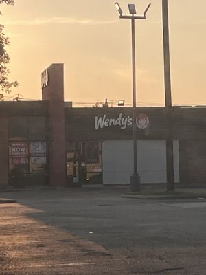 Wendy's by null